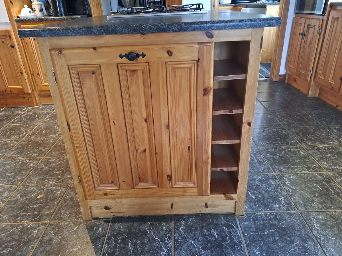 Kitchen island - Image 2