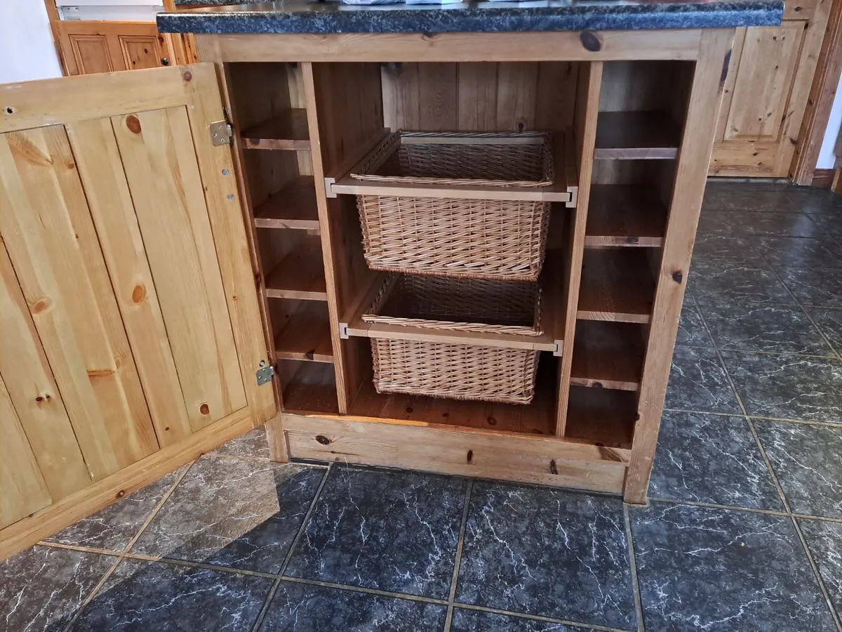 Kitchen island - Image 3