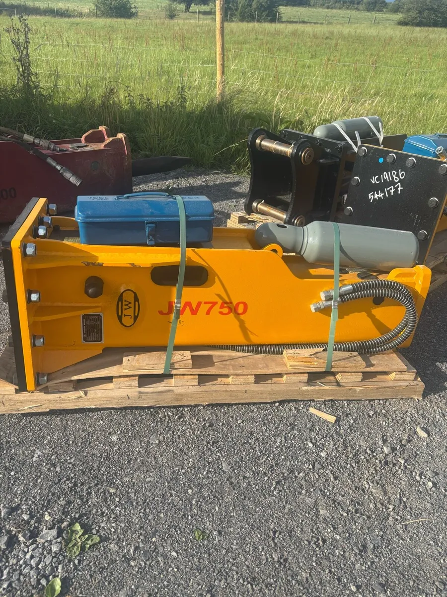 X2 Brand new 8-12t Breakers - Image 1