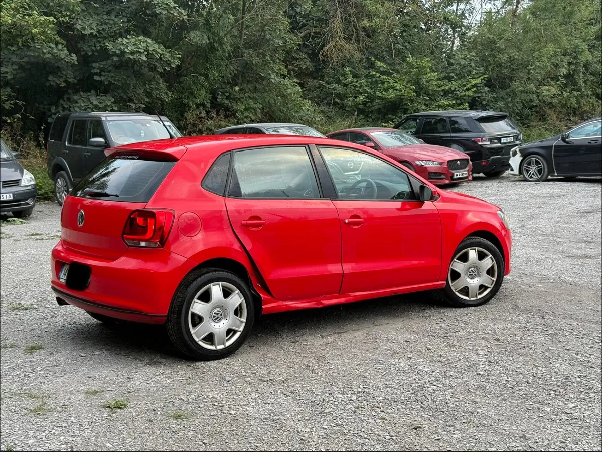 2014 Volkswagen polo/automatic 104t.km - Image 4