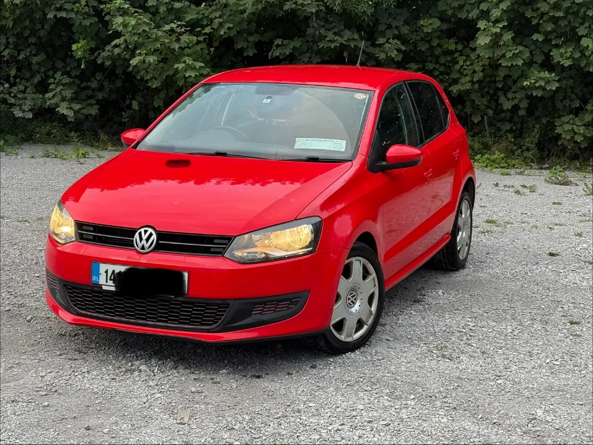 2014 Volkswagen polo/automatic 104t.km - Image 1