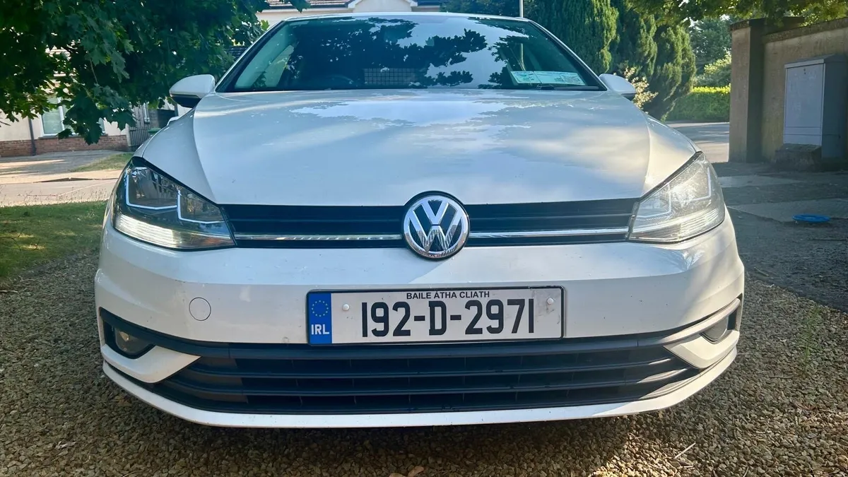 2019 Volkswagen Golf - Image 2