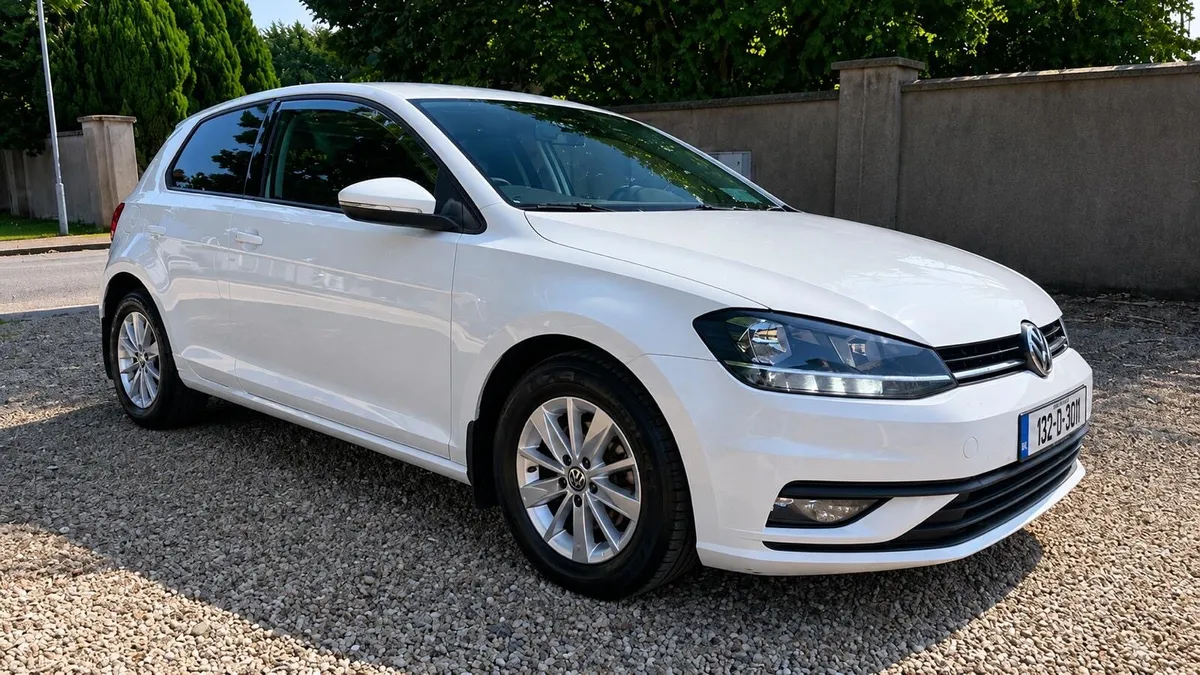 2019 Volkswagen Golf - Image 1