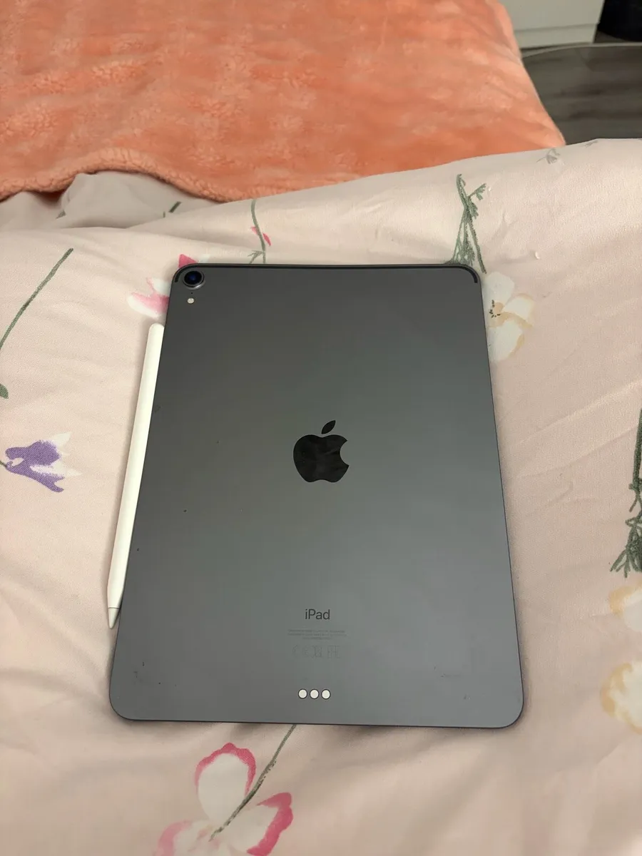 iPad - Image 2