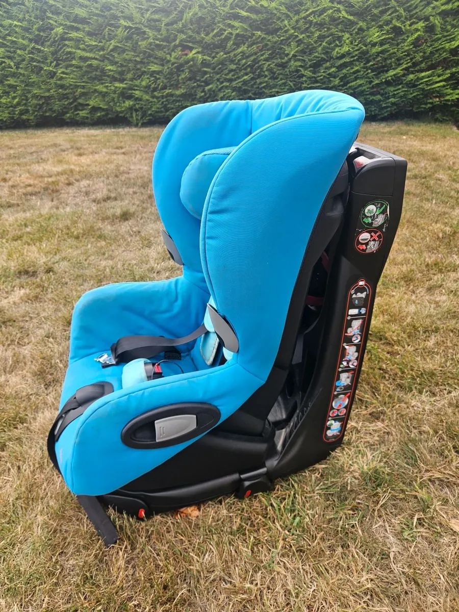 MaxiCosi Baby Car Seat - Swivel - Image 2