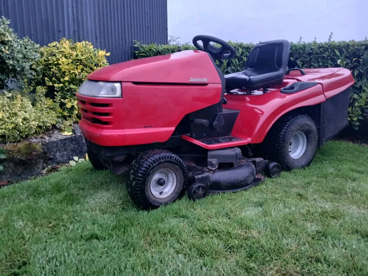 22Hp Ride on lawnmower - Image 1