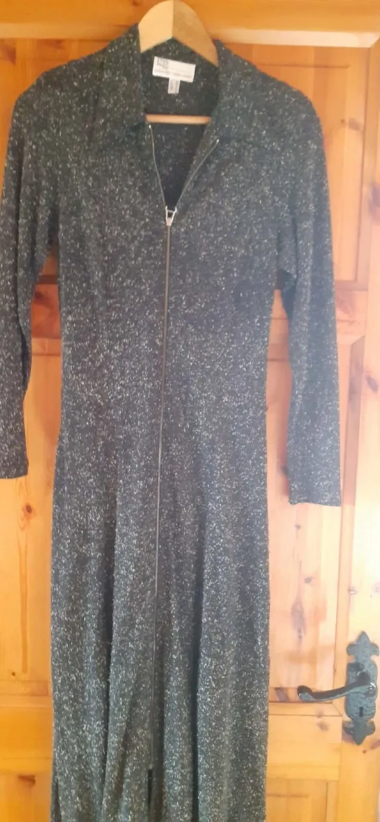 Lovely dresses - 2 pieces - Image 1