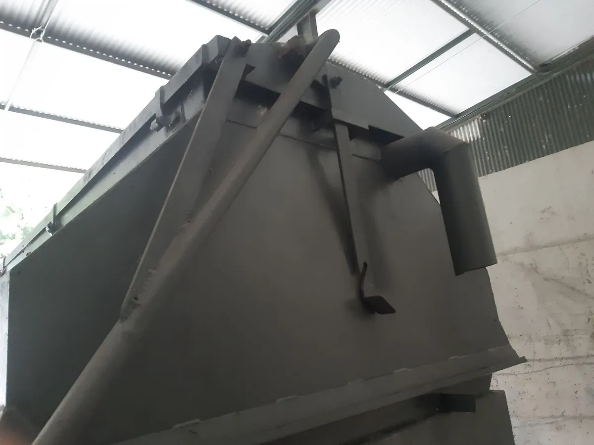 Feeding Equipment - Image 3