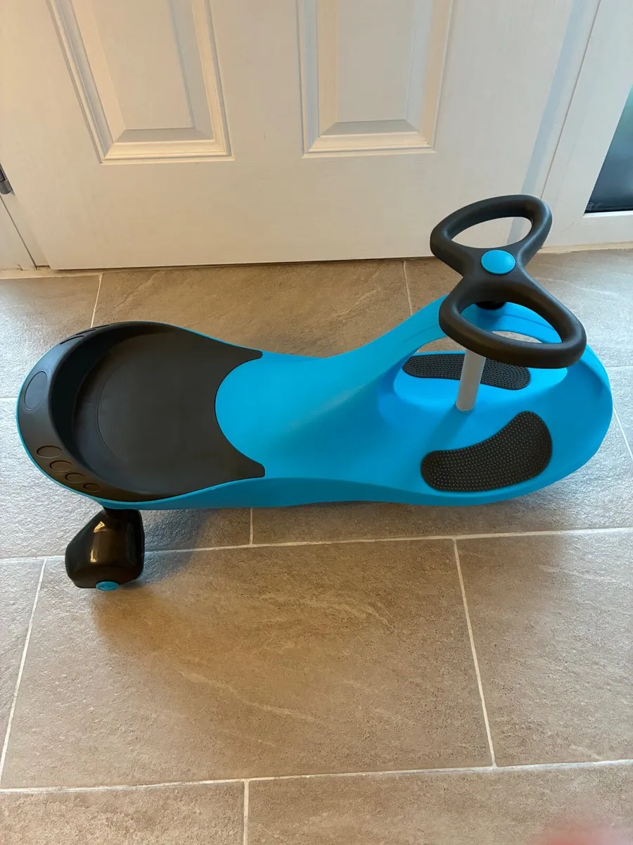Wiggle car ride on - Image 3