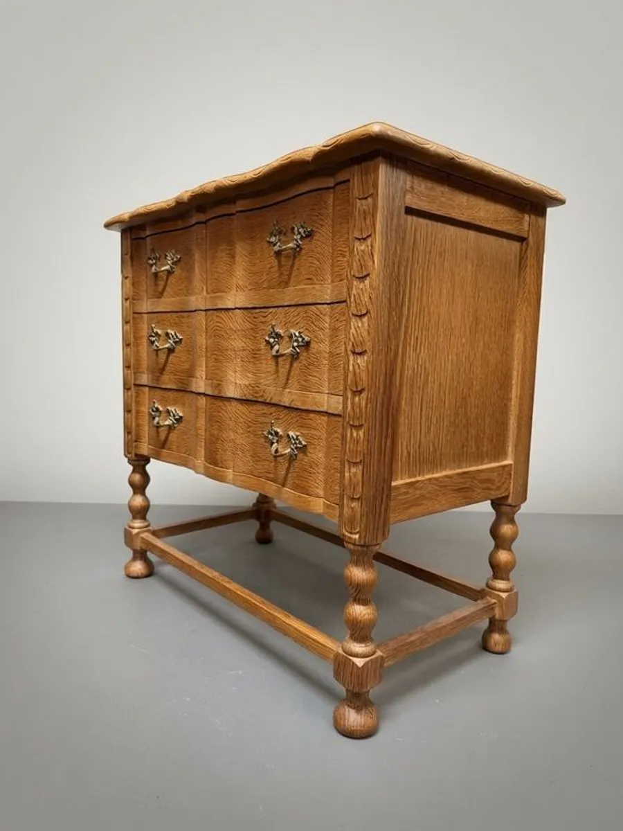 FLASH SALE ! Was 495 Now 395 ! Stunning Brutalist Danish Oak Chest of Drawers - Image 2