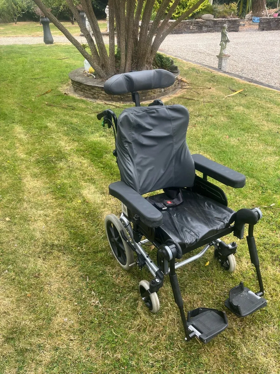 Manual Wheelchair with tilt and recline - Image 1