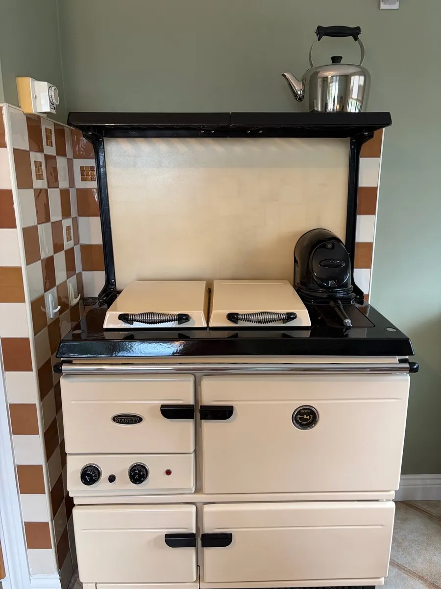 Stanley Donard 60K Oil Range Cooker - Image 1