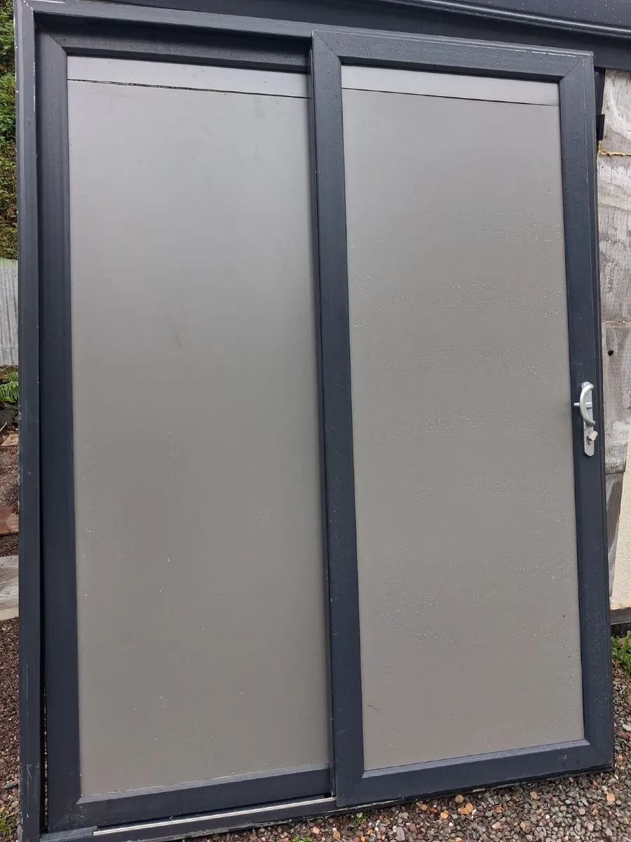 Sliding door