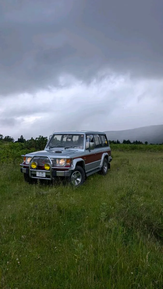 1990 Mitsubishi Pajero Exceed - Image 1