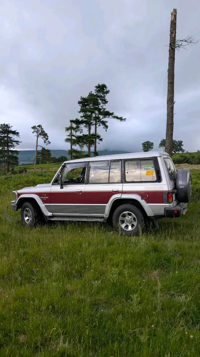 1990 Mitsubishi Pajero Exceed - Image 2