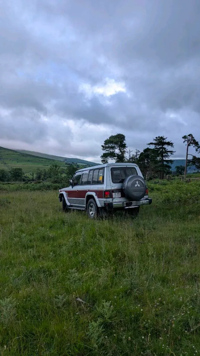 1990 Mitsubishi Pajero Exceed - Image 3