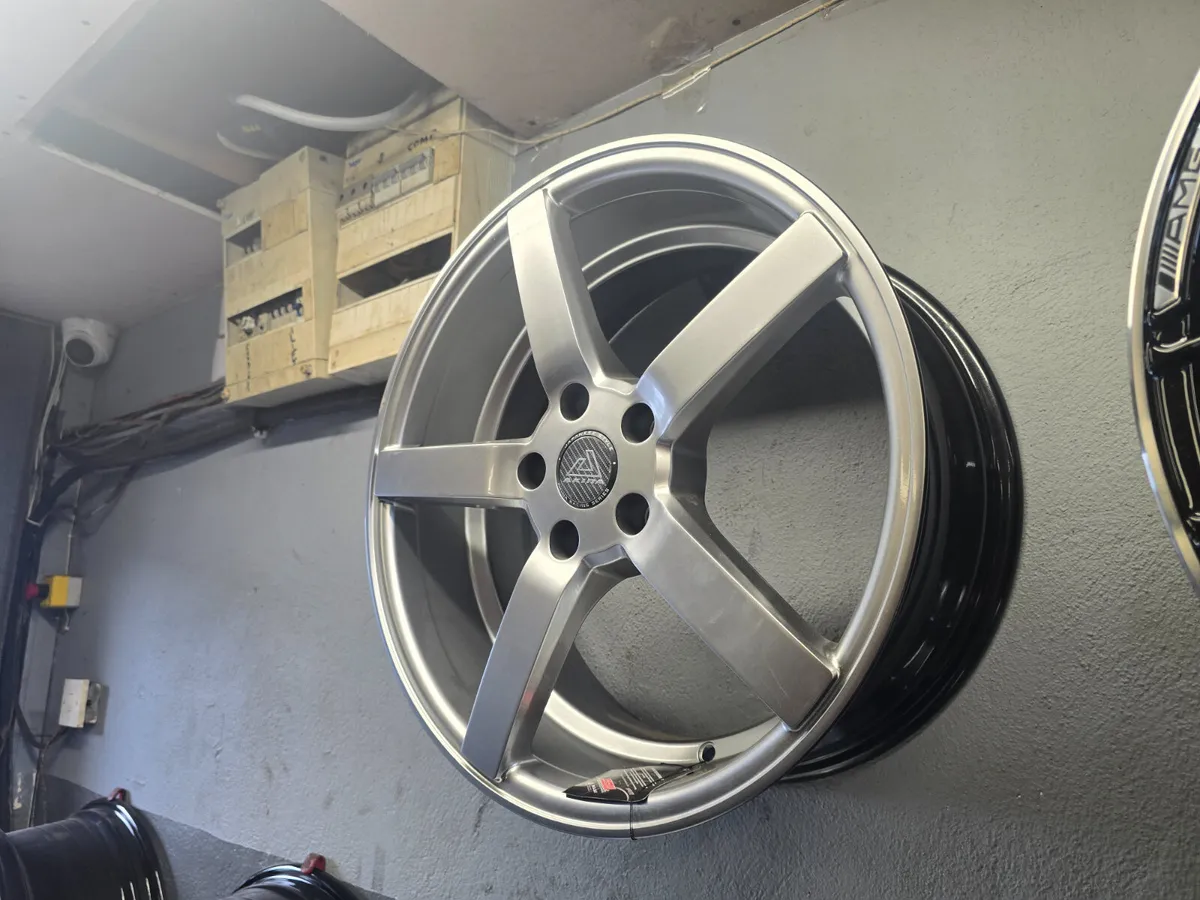 **Special** 18" AKINA Magnum