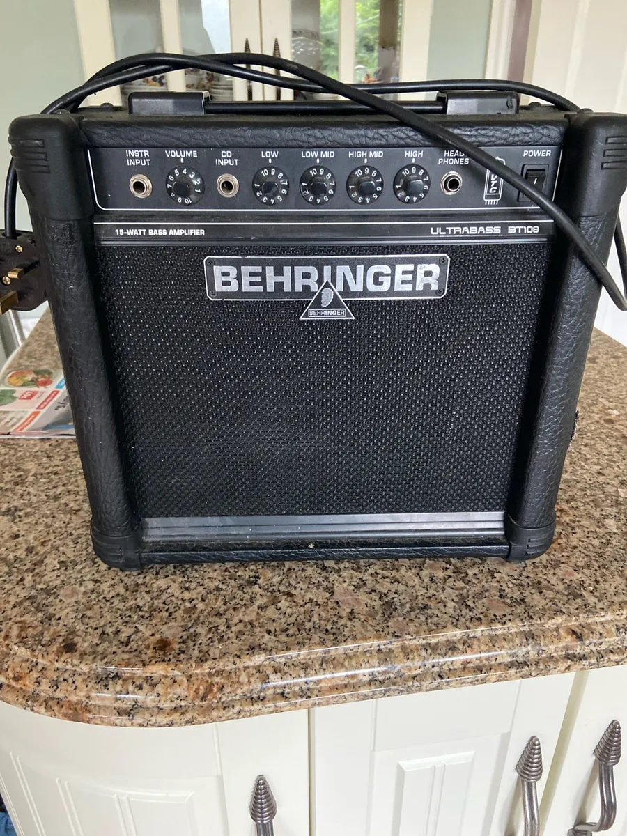 Behringer.  BT108. Amp