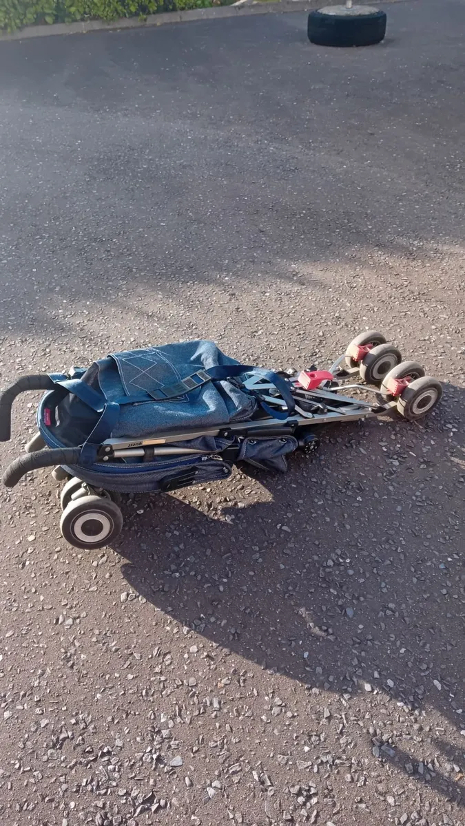 Maclaren stroller - Image 3