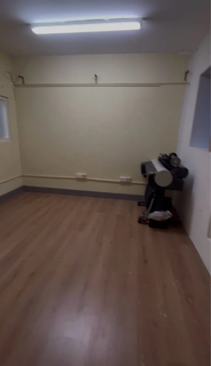 Office room to rent d11 - Image 2