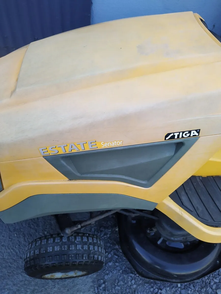 Stiga Ride On Lawnmower - Image 3