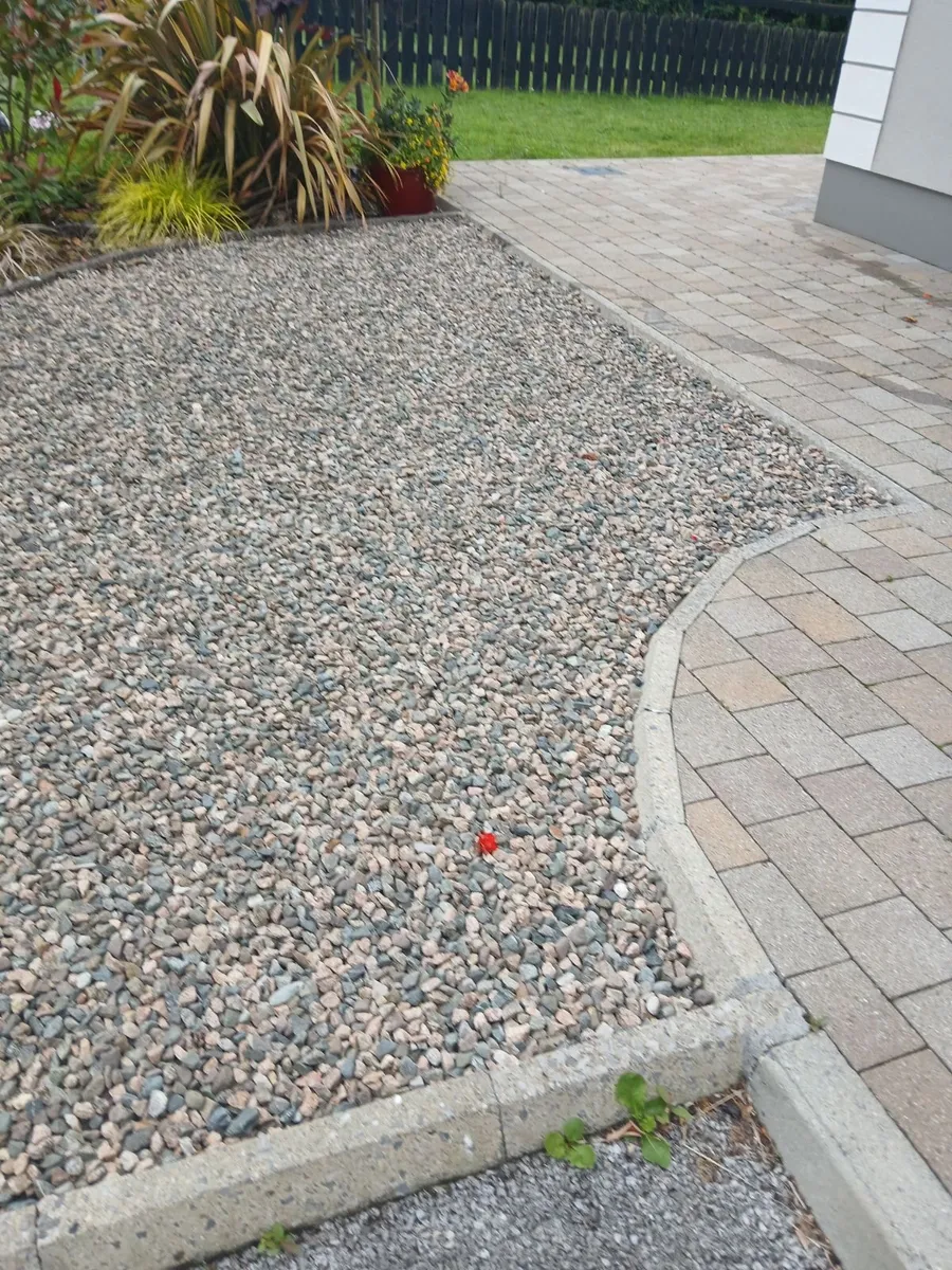 Decorative stone - Image 1