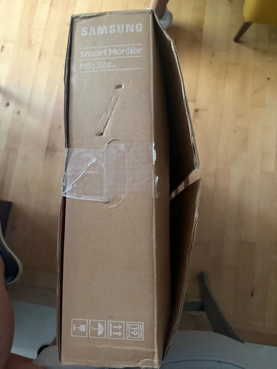 Samsung Monitor M50D 32” FHD - Image 2
