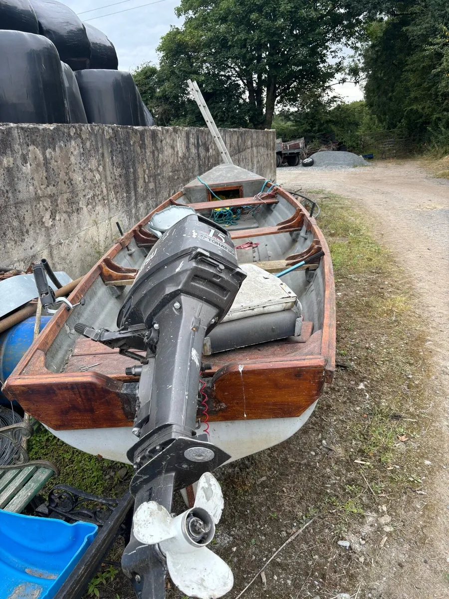 18ft lake boat and engine - Image 2