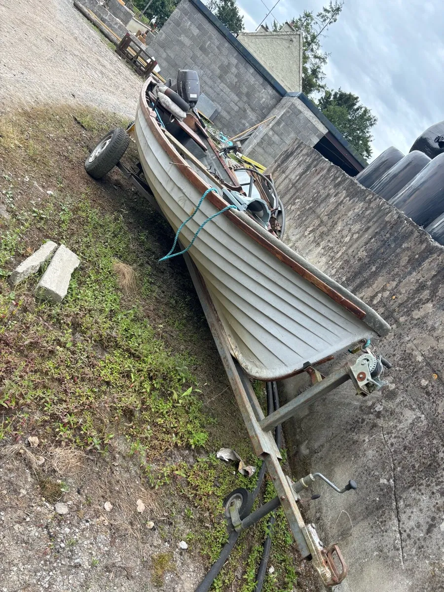 18ft lake boat and engine - Image 3