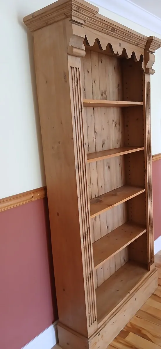 Pine Bookcase. 5 shelves. Solid pine. As New - Image 3