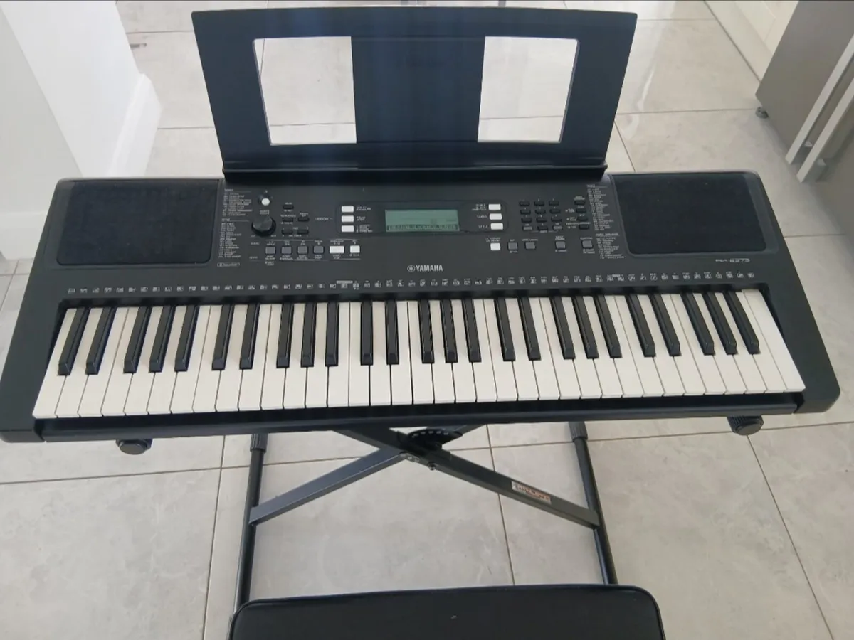 Yamaha PSR-E373 Keyboard, Stand and Stool - Image 2