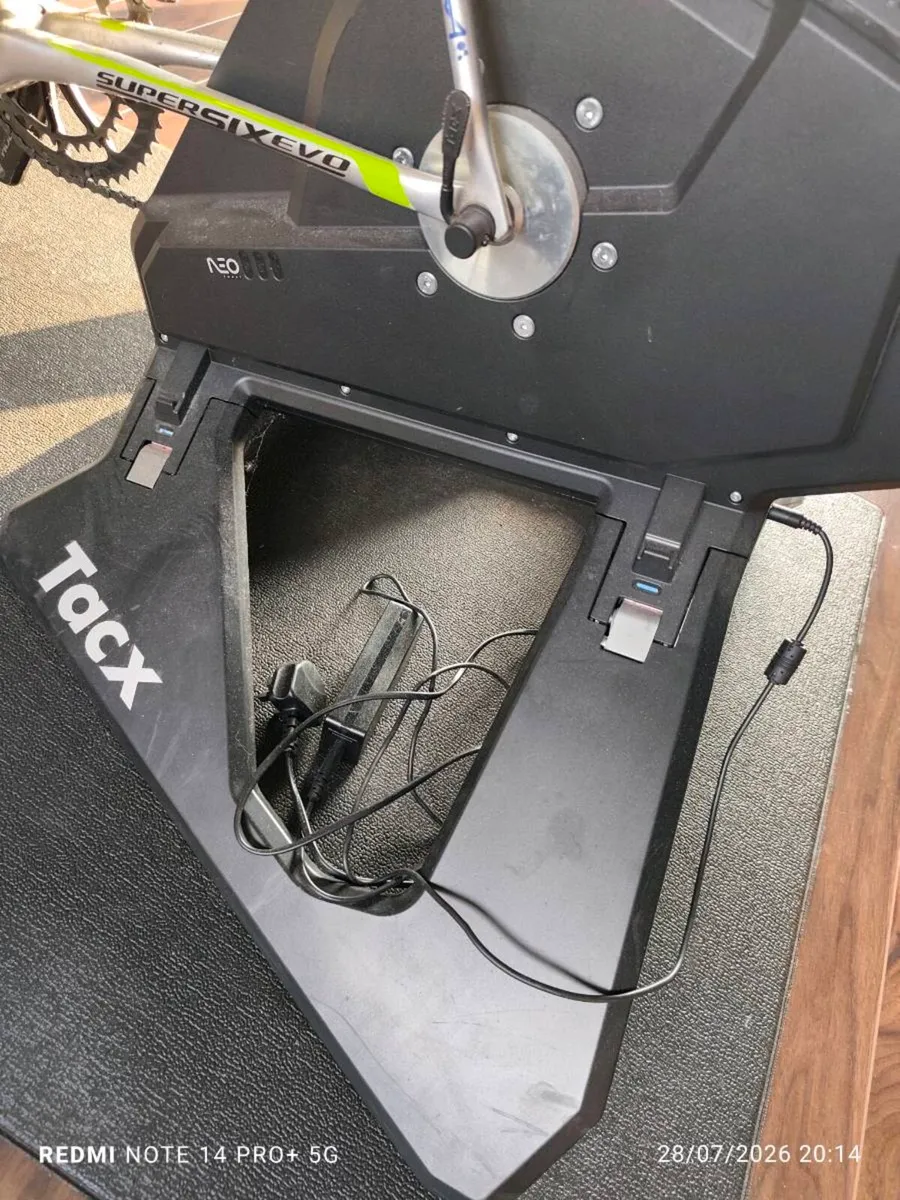 Tacx neo turbo trainers - Image 3