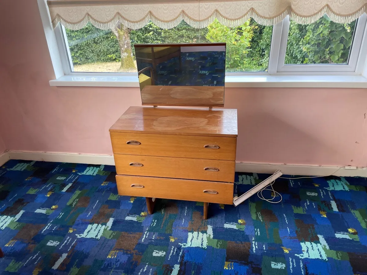G plan dressing table - Image 1