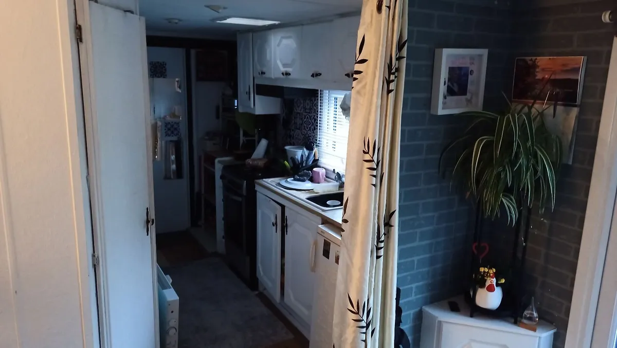 28x10 Mobile Home - Image 4