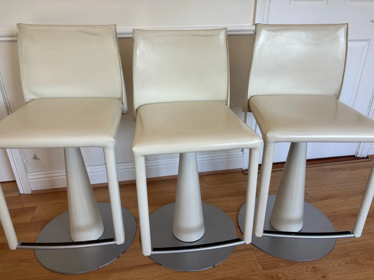 3 SWIVEL ITALIAN LEATHER COUNTER STOOLS - Image 1