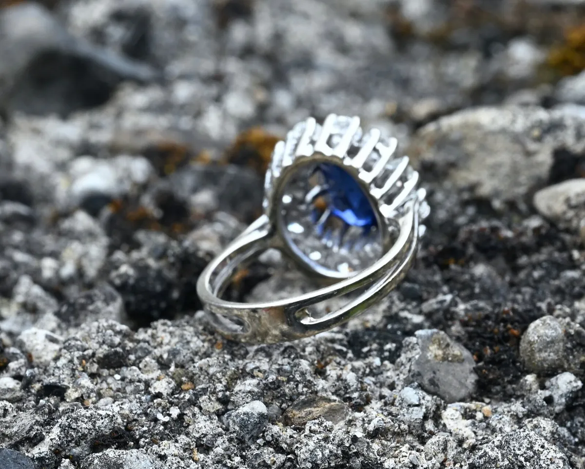 Vintage 1970/80s Sapphire & Diamond Ring - Image 4