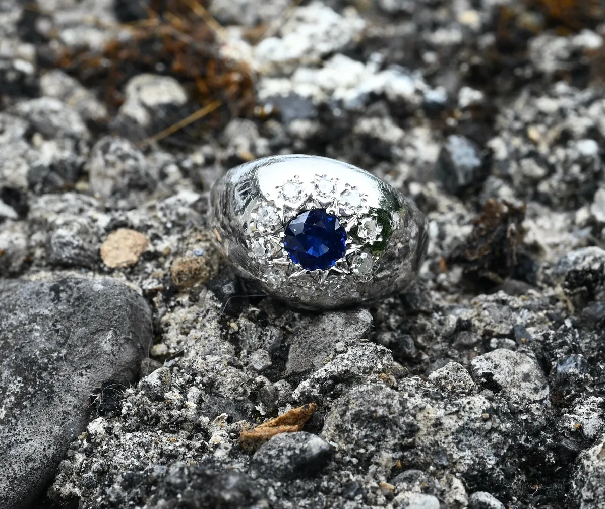 Vintage 1960s Sapphire & Diamond Ring 18ct - Image 3