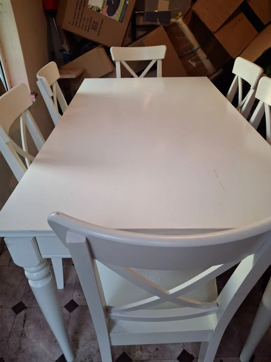Beautiful large Timber Table with 6 Solid Chairs - Image 1