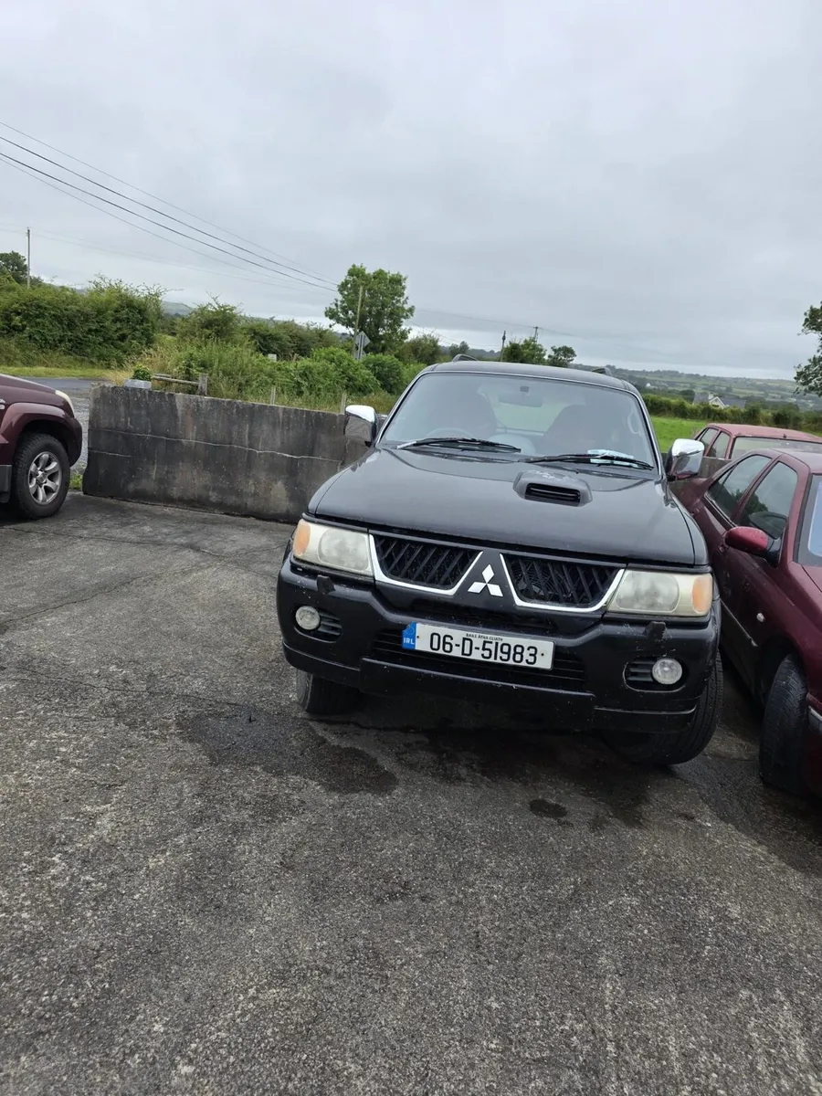 Mitsubishi Pajero Sport - Image 2