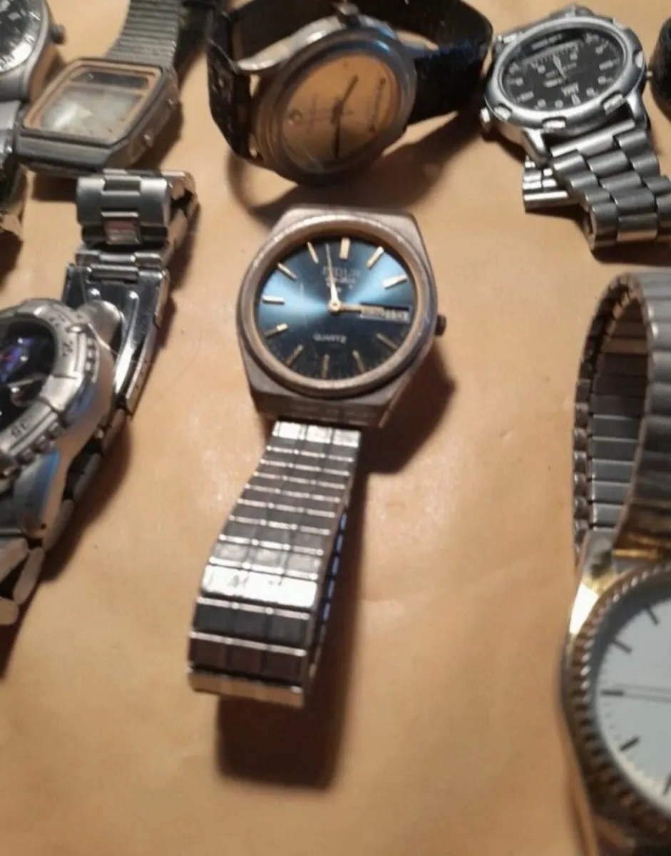 VINTAGE JOB LOT OF OLD WATCHS FROM 1960S ONWARDS - Image 2