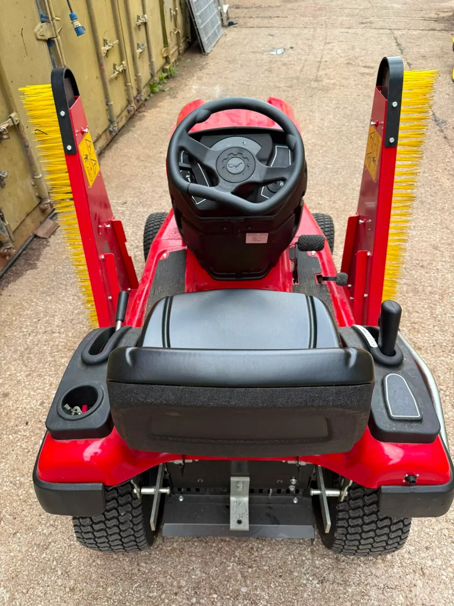 Astro Turf Brush Tractor - Image 3
