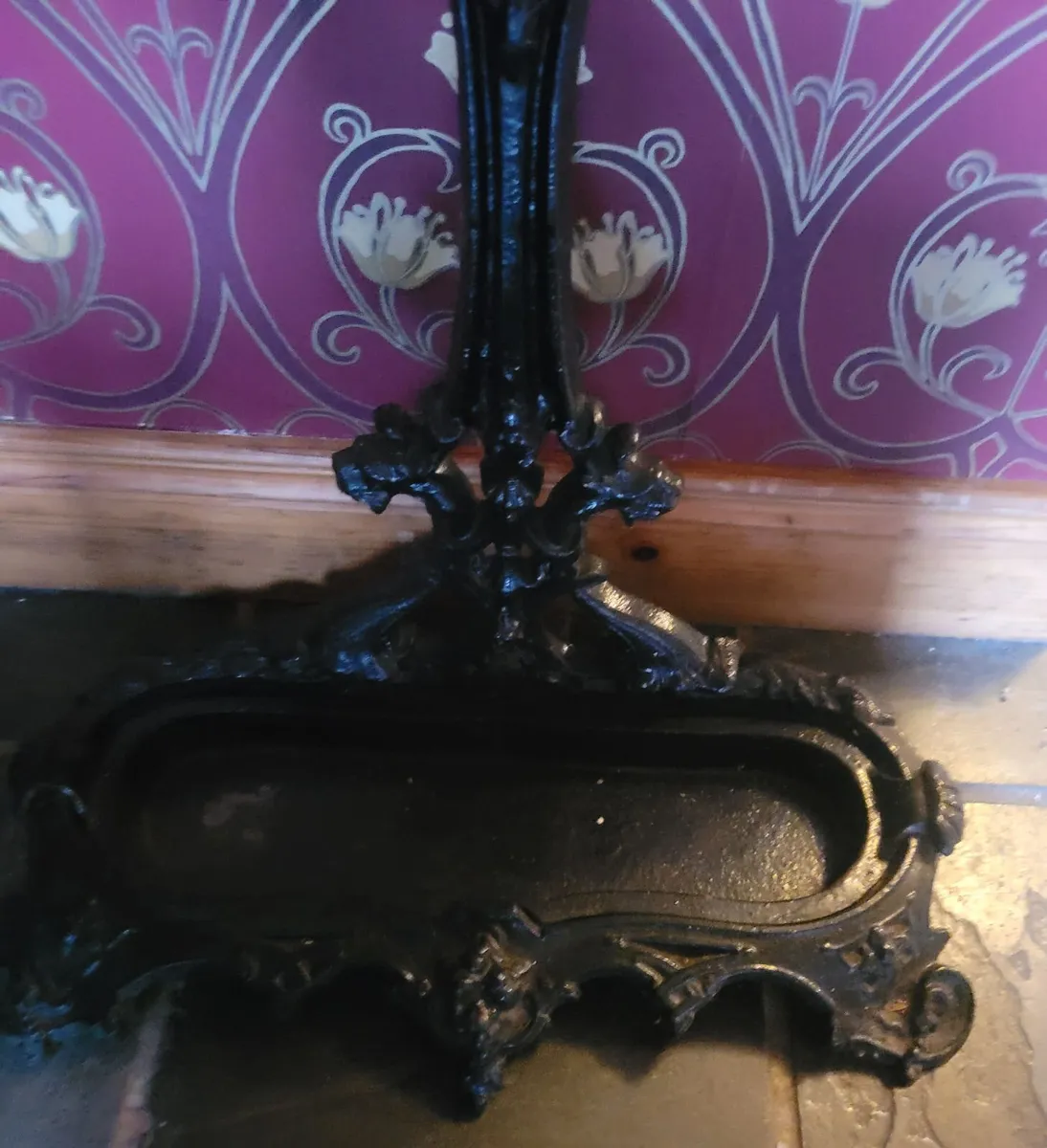 Cast Iron Umbrella Stand - Image 3
