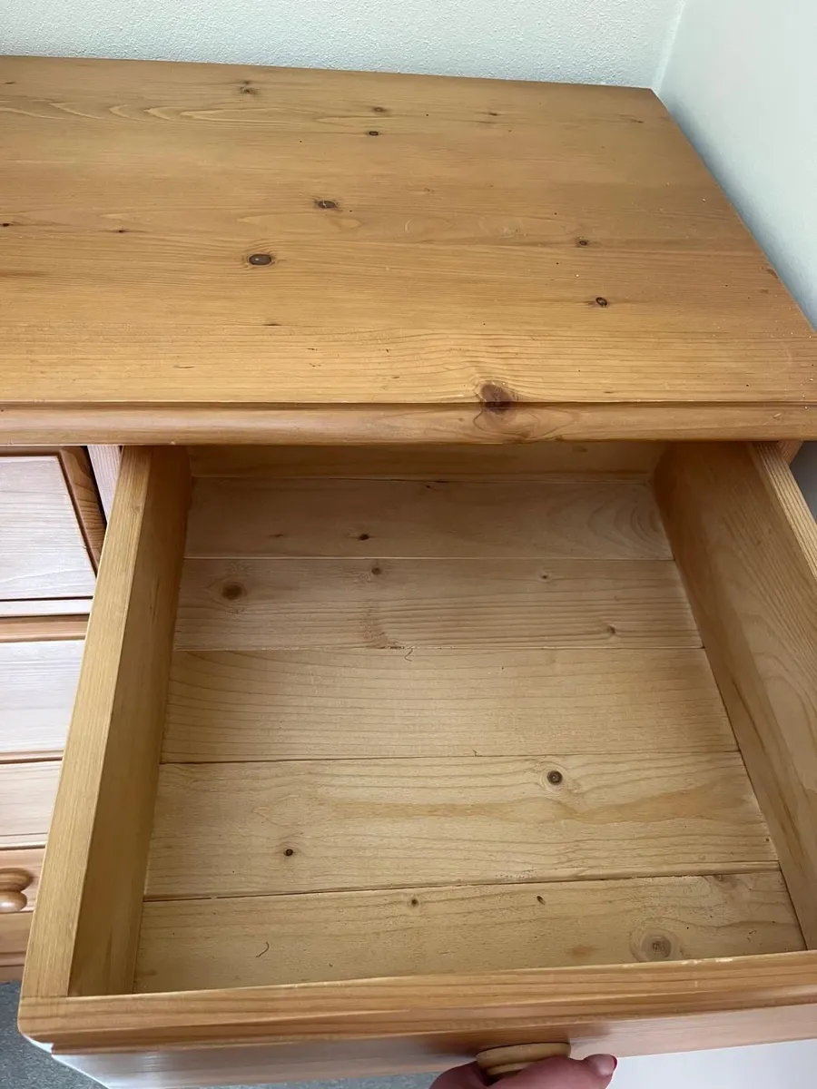 Chest of Drawers and 2 X Lockers - Image 4