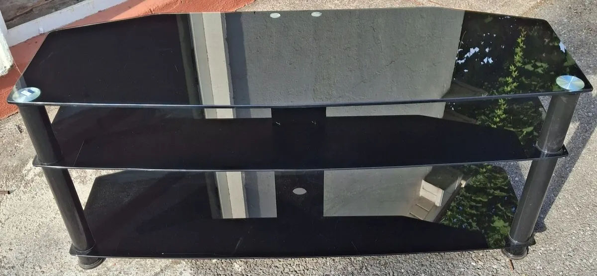 Big TV Stand €12 - Image 1