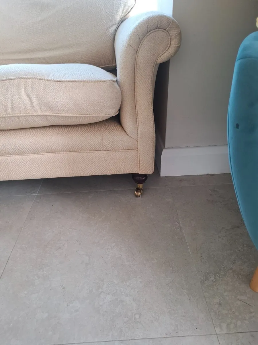 Sofa Laura Ashley. Picture does not do justice. - Image 4