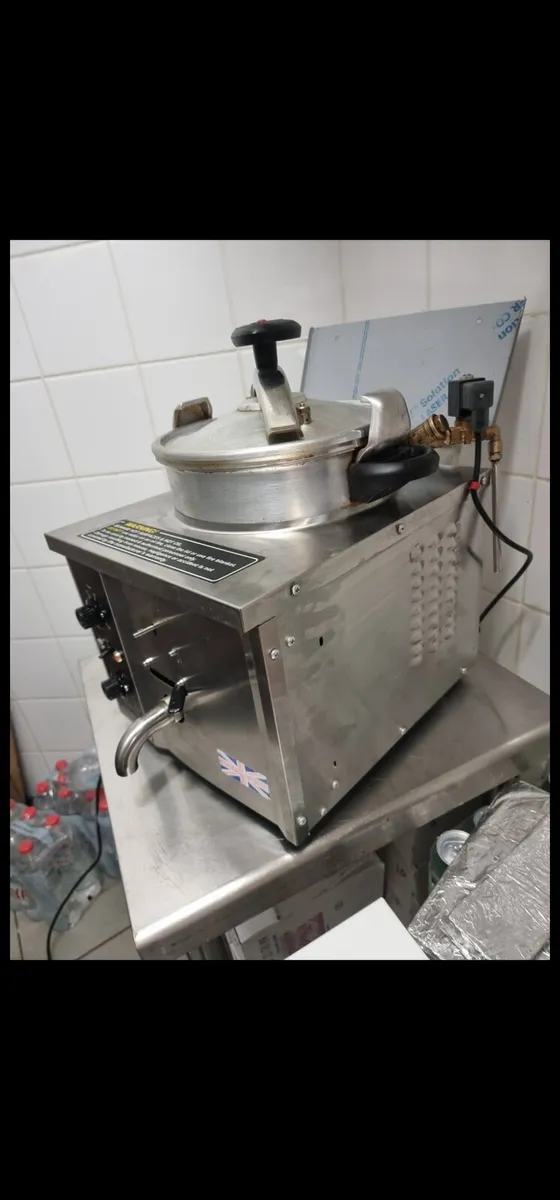 Restaurant kitchen - Image 2