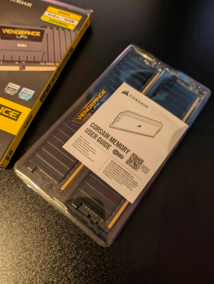 Corsair Vengeance DDR4 2X8GB - Not Used - Image 2