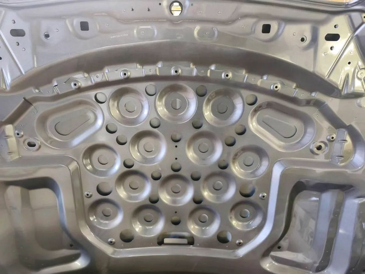 Mercedes c class 205 bonnet - Image 2