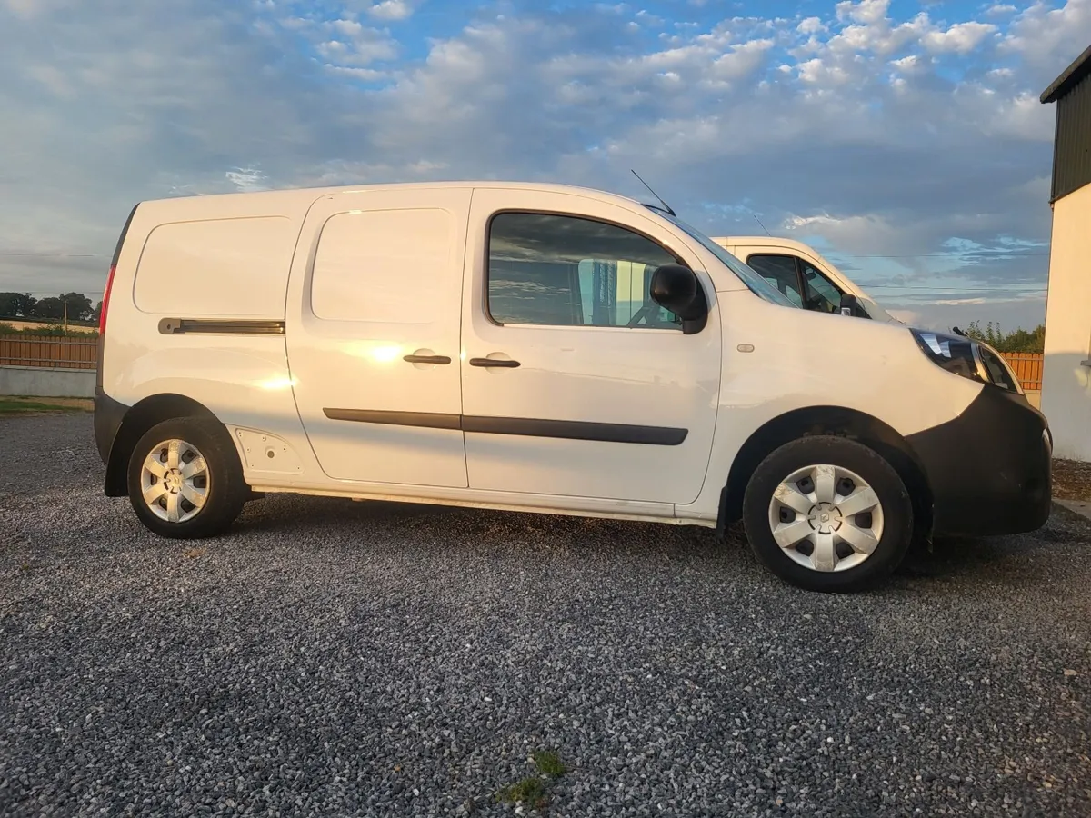 RENAULT KANGOO ZE ELECTRIC MAXI LWB ONLY 19000 KM - Image 1