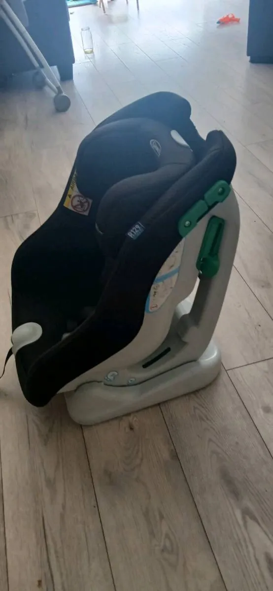Graco car seat - Image 4